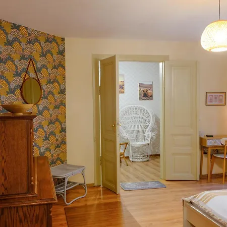 Dream Hill Nest-boho Vintage Hideaway *