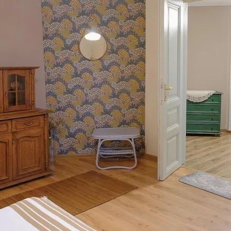 Dream Hill Nest-boho Vintage Hideaway *