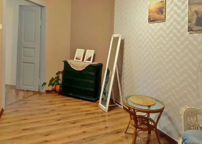 Dream Hill Nest-boho Vintage Hideaway